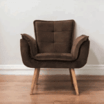 Poltrona Rafaela Pés em Madeira e Espuma D26